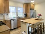 Pleasant Memories fully equipped kitchen with center island snack bar